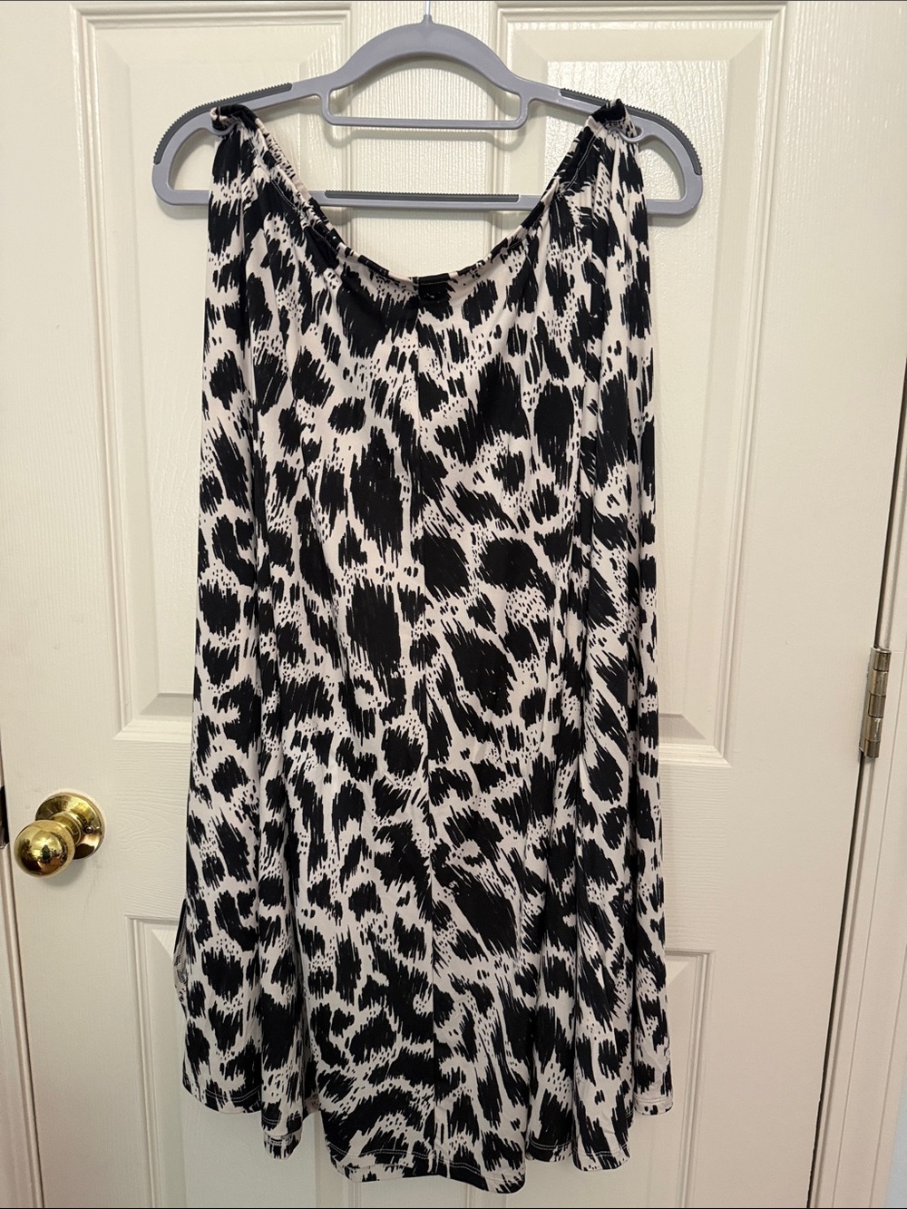 LuLaRoe Black and White Spot Print Skater Skirt